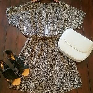 🧡 2 for $7.Forever 21.Medium.Cold shoulder dress.
